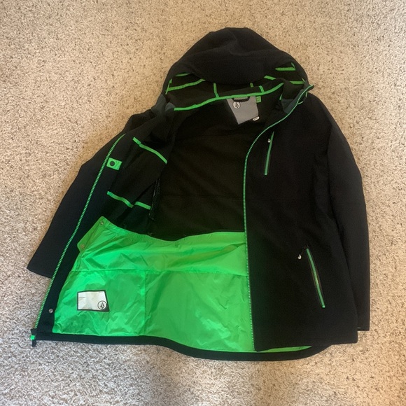 Volcom Soft Shell Snow Jacket for Ski or Snowboarding - Picture 3 of 6